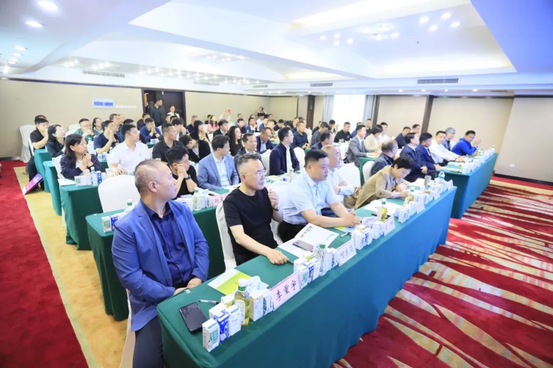河南省2024國家“學(xué)生飲用奶計劃”推廣工作推進會在鄭州成功舉辦！