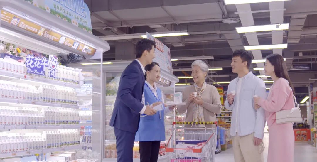 點(diǎn)贊！河南日報要聞02版——報道花花牛乳業(yè)集團(tuán)鄭州分公司乳制品生產(chǎn)場景，彰顯花花牛乳業(yè)集團(tuán)發(fā)展新活力