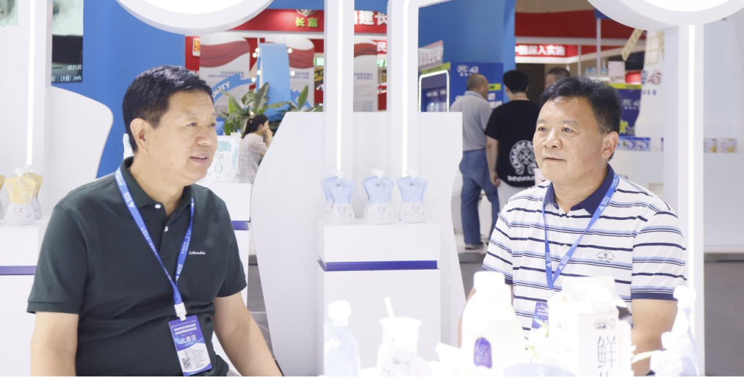 啟航新征程 點(diǎn)亮新賽道丨花花牛乳業(yè)集團(tuán)參加第十四屆中國奶業(yè)大會暨D20峰會，榮獲“中國乳制品生產(chǎn)企業(yè)現(xiàn)代化等級5A級”評定殊榮