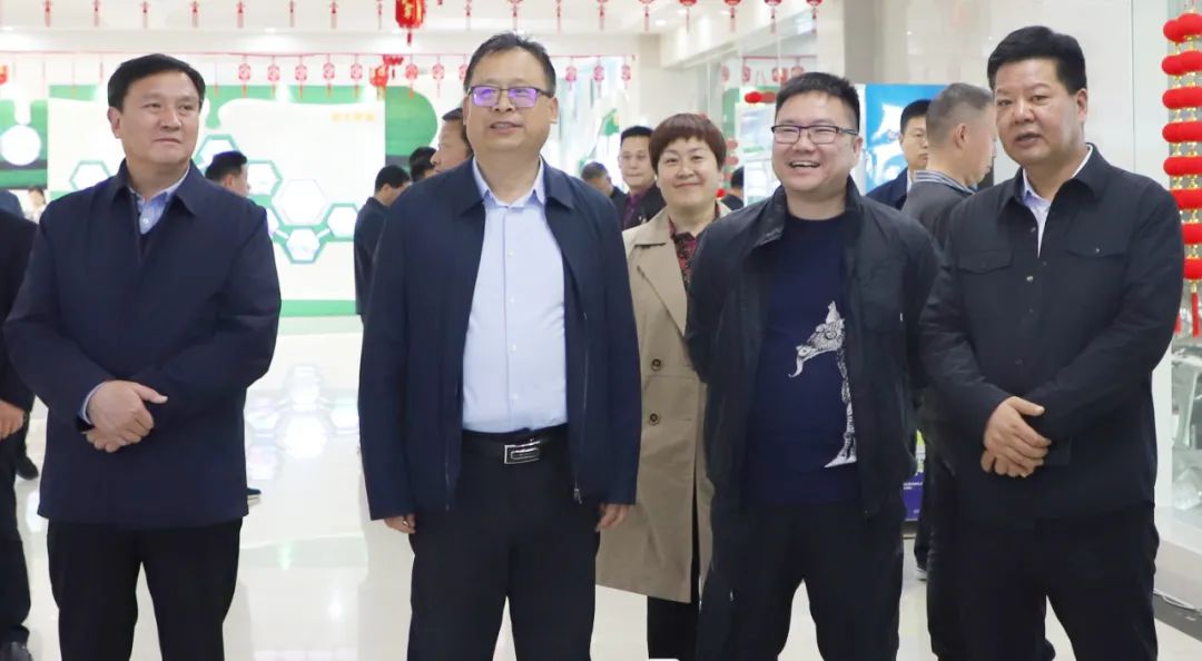 花花牛丨駐馬店市遂平縣政協(xié)黨組書記、主席張衛(wèi)東一行蒞臨花花牛魯山瑞亞牧場參觀