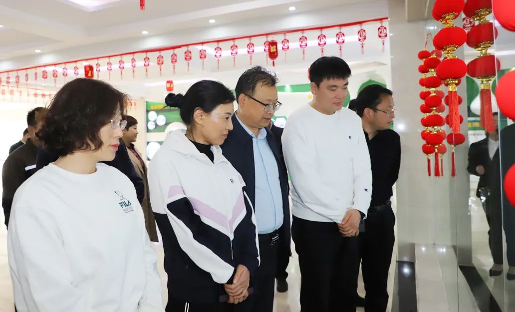 花花牛丨駐馬店市遂平縣政協(xié)黨組書記、主席張衛(wèi)東一行蒞臨花花牛魯山瑞亞牧場參觀