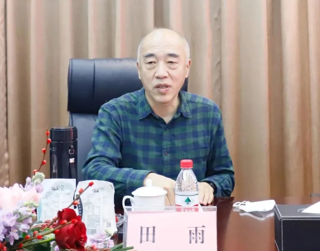 新年開新局 合作促發(fā)展丨佳木斯市委常委、副市長閆志剛一行蒞臨花花牛乳業(yè)集團及佳田企業(yè)考察座談