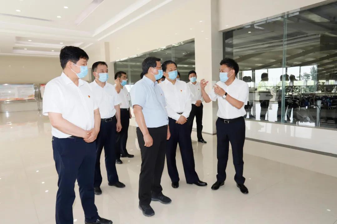 快訊 | 河南省委常委、省紀委書記、省監(jiān)委主任任正曉蒞臨花花牛乳業(yè)集團新蔡瑞亞牧場調(diào)研