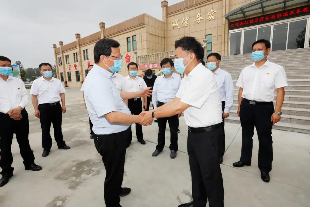 快訊 | 河南省委常委、省紀委書記、省監(jiān)委主任任正曉蒞臨花花牛乳業(yè)集團新蔡瑞亞牧場調(diào)研