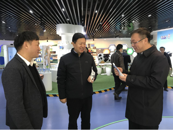 寧夏回族自治區(qū)農(nóng)業(yè)農(nóng)村廳黨組書記、廳長王剛一行蒞臨花花牛乳業(yè)集團調(diào)研