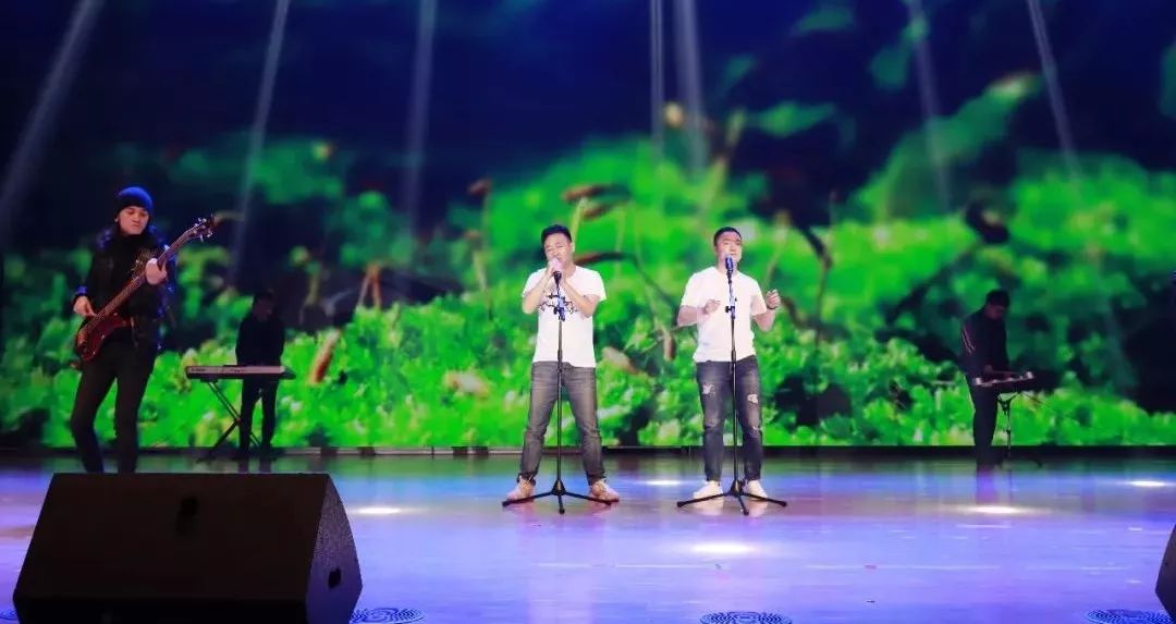 “贏在2019”，花花牛乳業(yè)集團(tuán)2019年新春晚會(huì)盛大開(kāi)幕