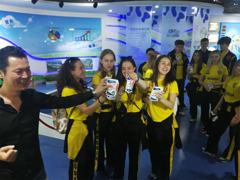 YDC河南中心全國第二屆“藍月獎”暨“花花牛杯” 第七屆中俄舞蹈對抗賽五一勞動節(jié)開賽