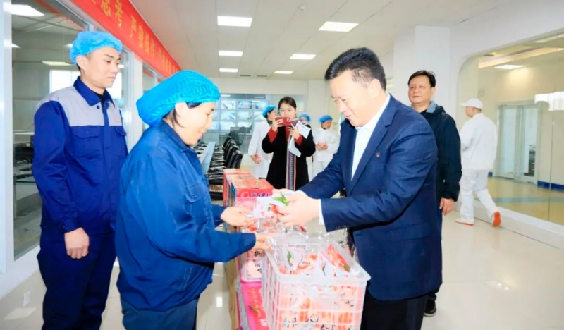 新春慰問送關(guān)懷——集團(tuán)黨委書記、董事長慰問春節(jié)期間堅守崗位的一線職工