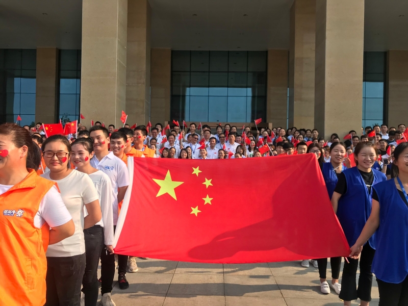 花花牛 唱紅歌 祝福我的國?。?！