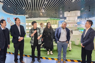 烏拉圭佛羅里達省省長卡洛斯一行到訪河南花花牛乳業(yè)集團